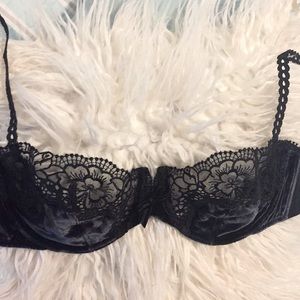 Victoria’s Secret | Velvet + Lace Bralette Sz 36C